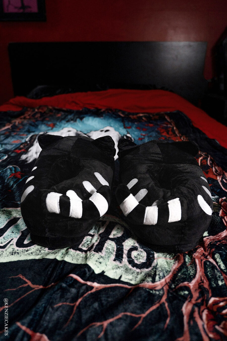Skelekitty Slippers