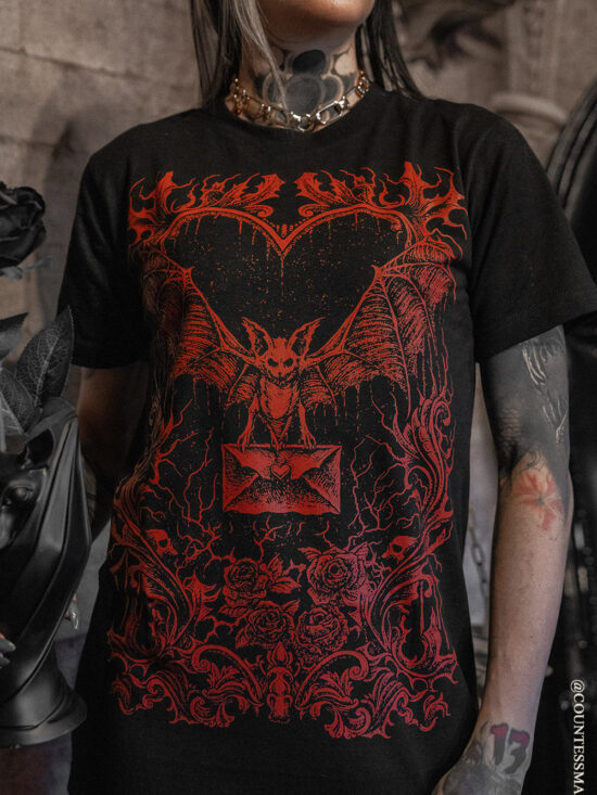 Bat Romance T-shirt [Blood Red]