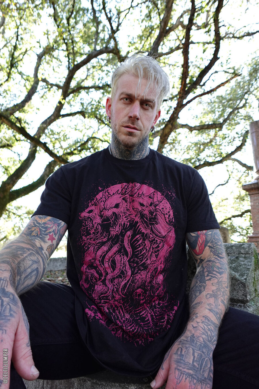 Three-Headed Werewolf T-shirt [WINE RED]