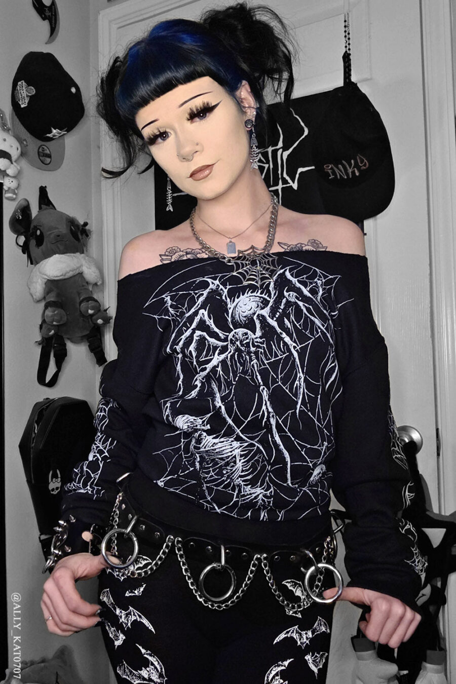 Death Spider Sweatshirt [Spiderweb Sleeves]