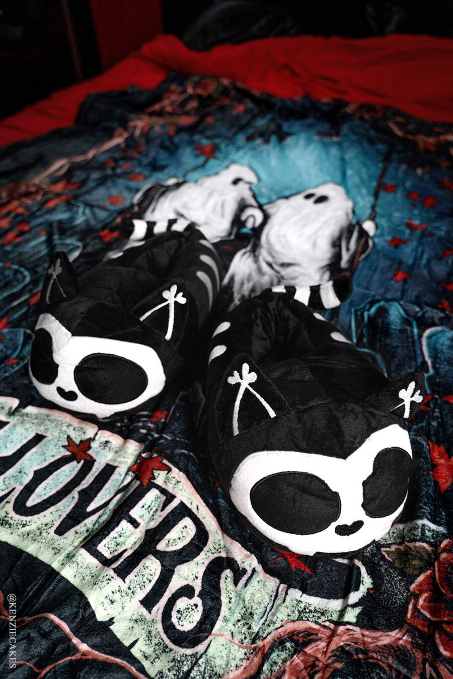 Skelekitty Slippers